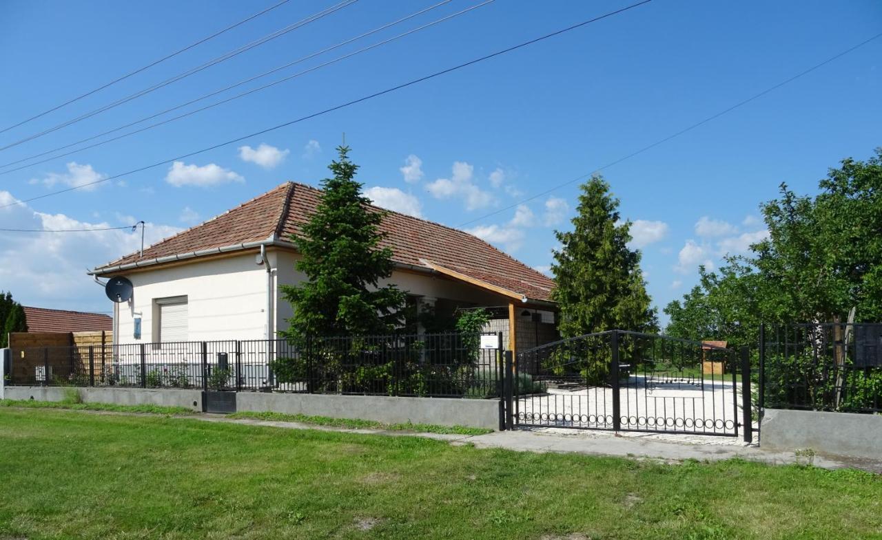 Melody Huis Poroszlo Exterior foto