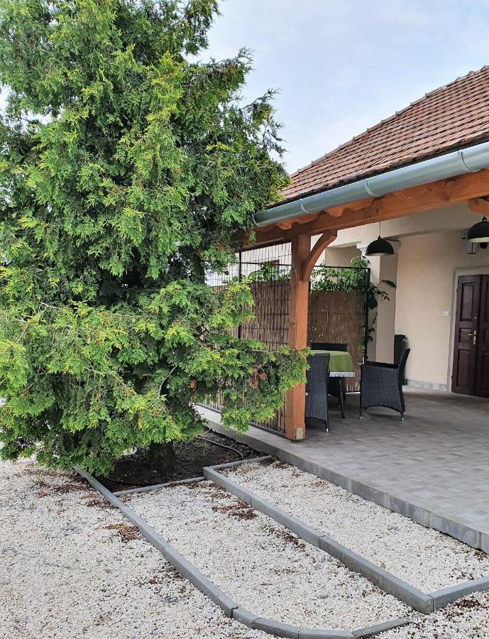 Melody Huis Poroszlo Exterior foto